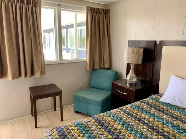 Cabana Motel 10