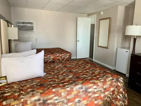 Cabana Motel 5