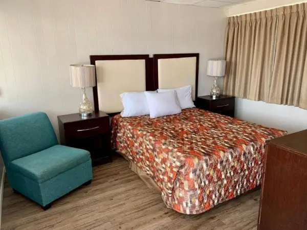 Cabana Motel 6